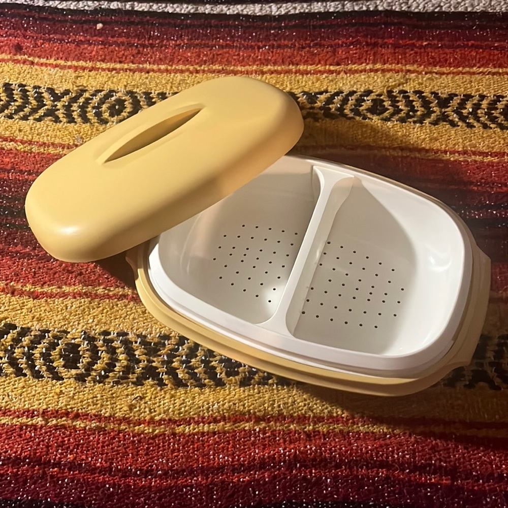 Vintage Tupperware 4-piece microwave steamer Harvest Gold